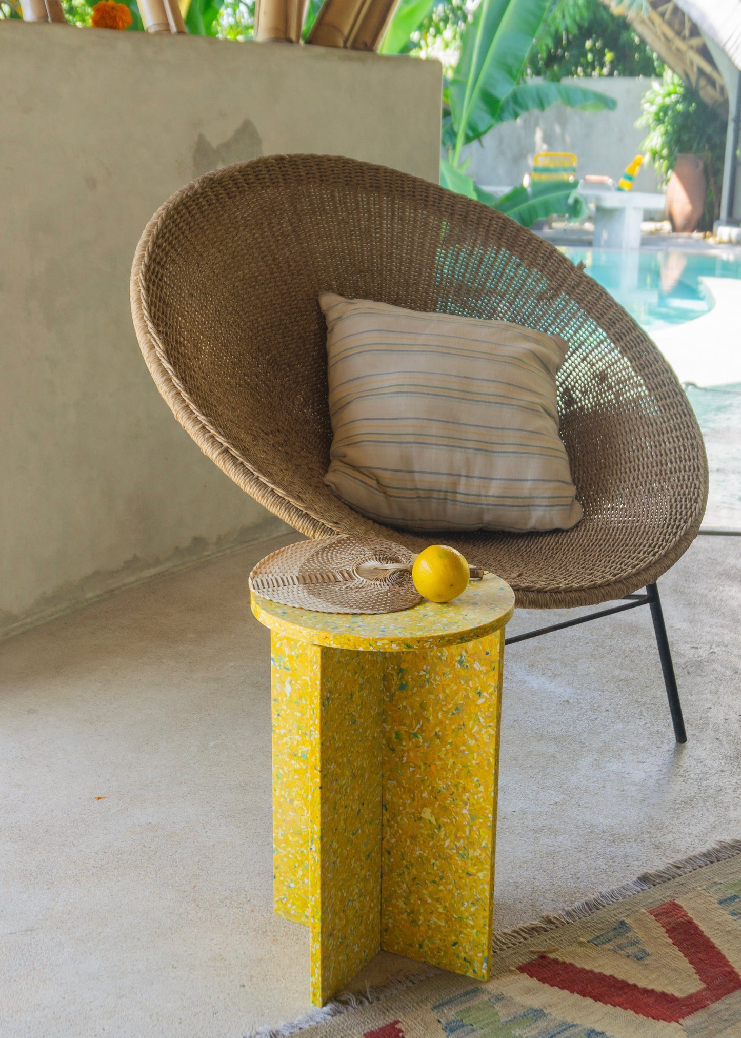 Kelapa Yellow Stool