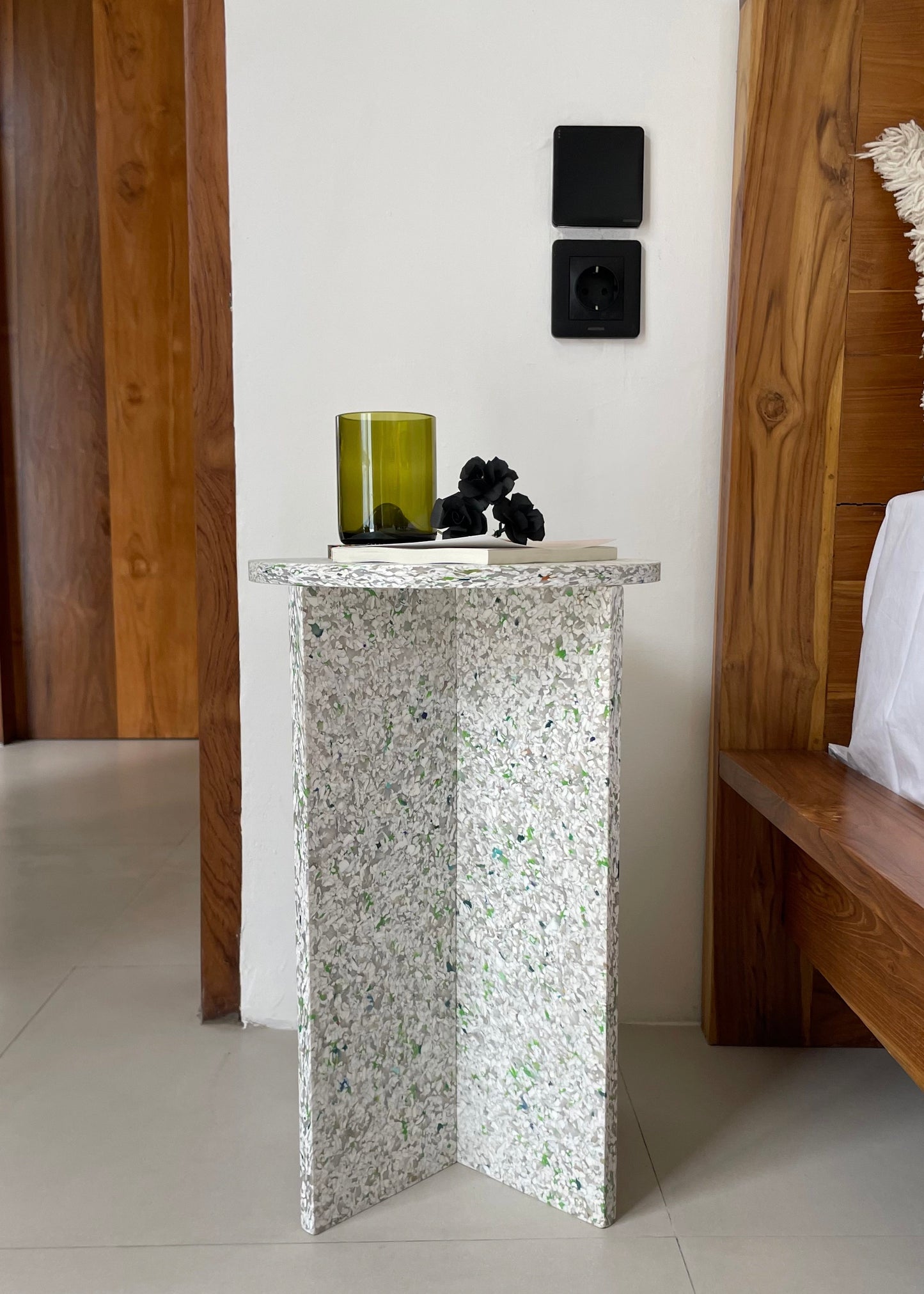 Kelapa White Stool