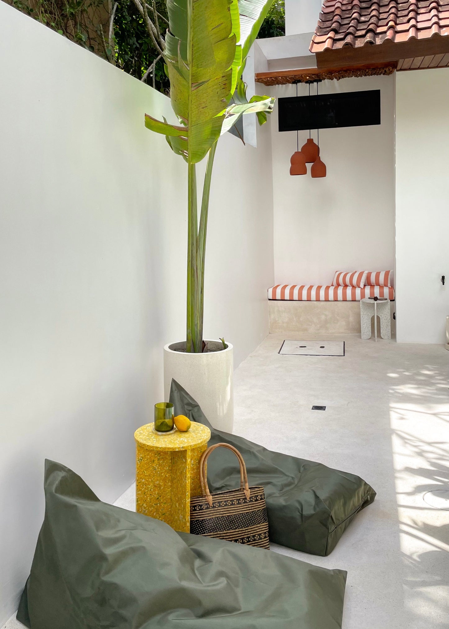 Kelapa Yellow Stool