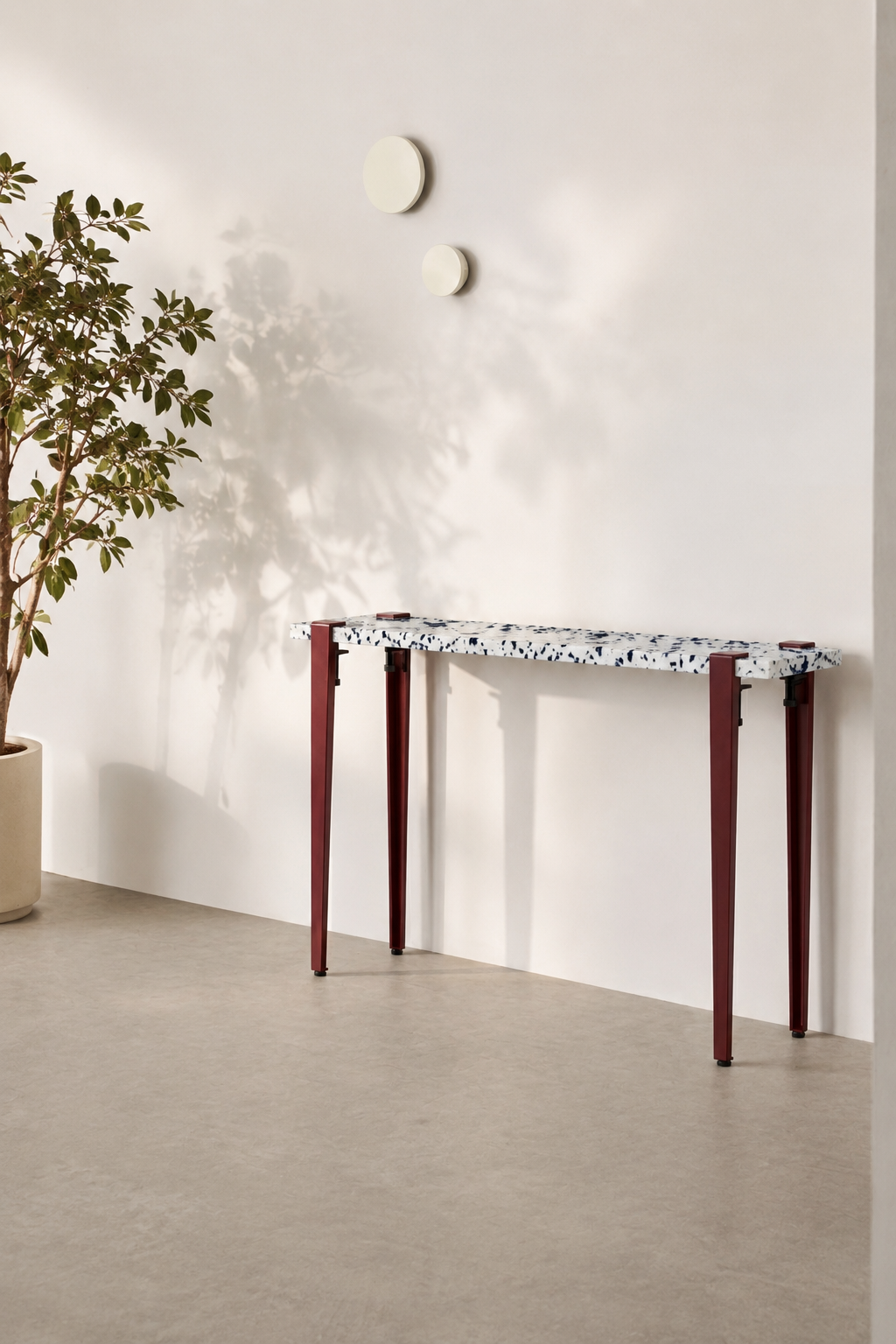 Mesa consola con tablero Saga y patas granate duagallery:saga--granate