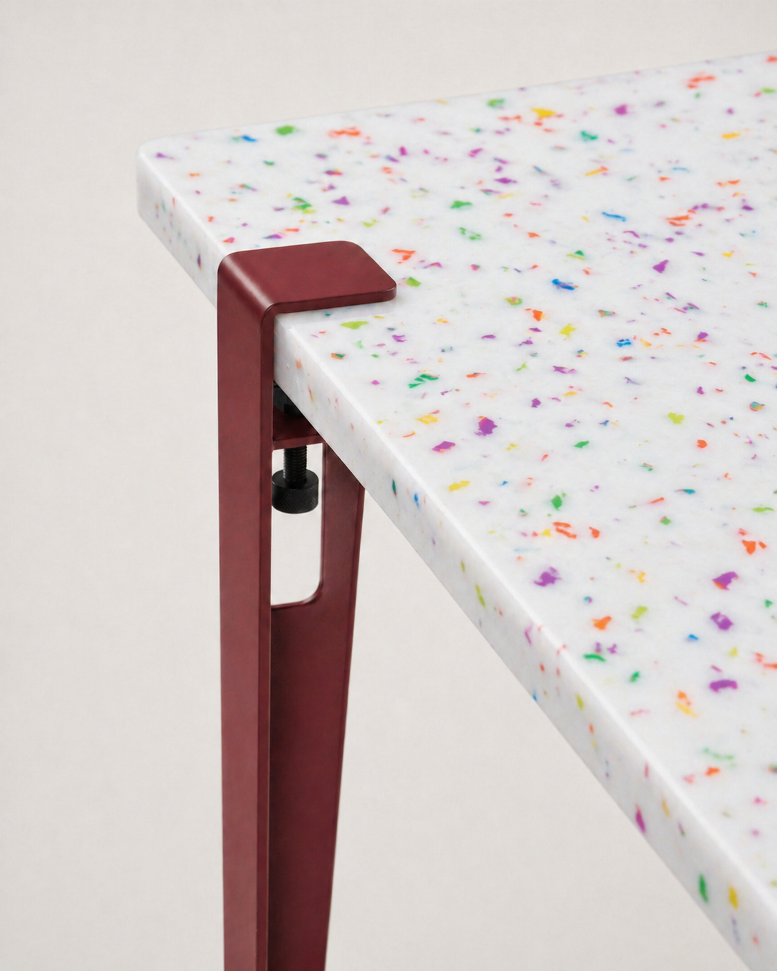 Mesa consola con tablero Maui y patas granate duagallery:maui--granate